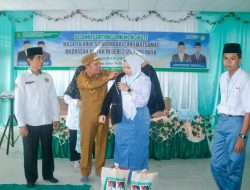 Wabup Serahkan Bantuan Peralatan Sekolah Lengkap ke MAN 2 Murung Raya