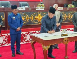 DPRD dan Pemkab Mengesahkan Raperda APBD Perubahan 2025