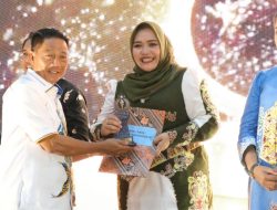 Wakil Ketua I DPRD Murung Raya Dina Maulidah Dianugerahi Penghargaan Tokoh Inovatif dan Inspiratif